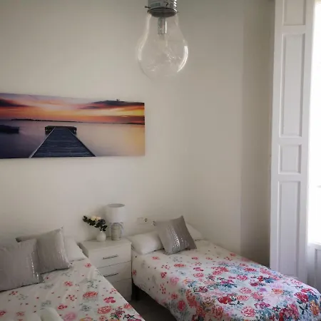 Dos De Mayo Beds Hostel *