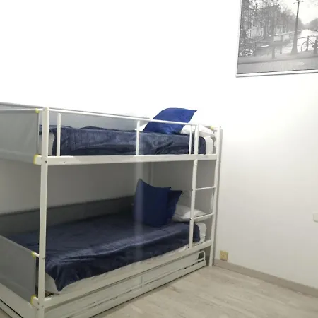 Dos De Mayo Beds Sevilla
